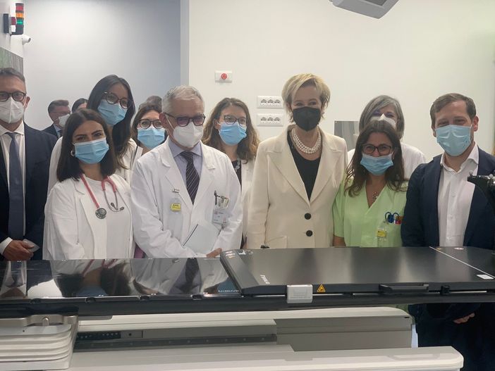 Al Circolo un nuovo acceleratore lineare: permetterà radioterapie più accurate ed efficaci Al Circolo un nuovo acceleratore lineare: permetterà radioterapie più accurate ed efficaci