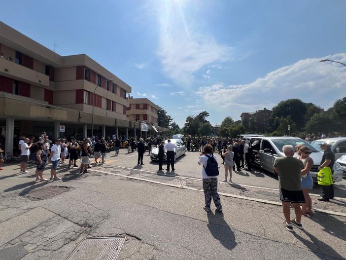 Piazzale Spozio a San Fermo, teatro dell'ultimo saluto a Mattia Vitali Piazzale Spozio a San Fermo, teatro dell'ultimo saluto a Mattia Vitali