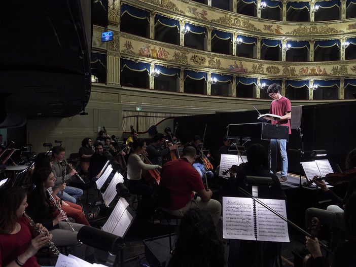 Giovanni Conti, un varesino a capo dell'Orchestra dell'Accademia della Scala: «Un'emozione dirigere nella mia città»