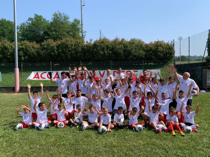 FOTO E VIDEO. Sogliano-Neto, l'Accademia riaccende l'amore per il calcio a Varese. «Sono ringiovanito di 15 anni... stesso entusiasmo... bei tempi... speriamo»