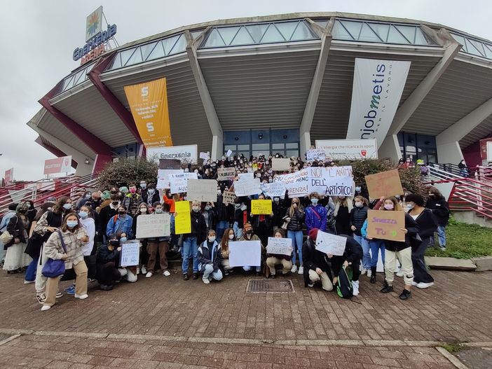 FOTO. Studenti del liceo Artistico in sciopero: «Disorganizzazione e mancata comunicazione»