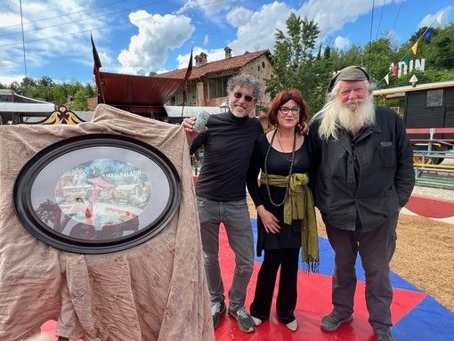 "A ognuno i suoi sogni": la poesia del Cirque Bidon al Baladin Open Garden di Piozzo (VIDEO)