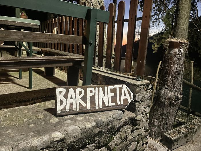 Al Sacro Monte chiude il Bar Pineta. «Ci mancherà quella calda accoglienza che sapeva di casa»