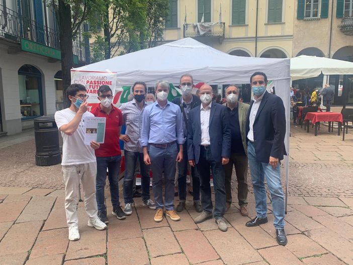 Via alla campagna elettorale del PD varesino tra la gente di corso Matteotti