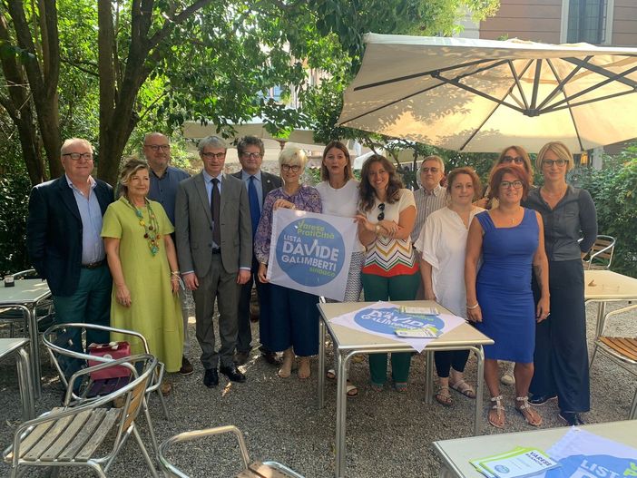 Diciassette donne e 15 uomini, PratiCittà è completa: «Candidati scelti per competenza e conoscenza» Diciassette donne e 15 uomini, PratiCittà è completa: «Candidati scelti per competenza e conoscenza»