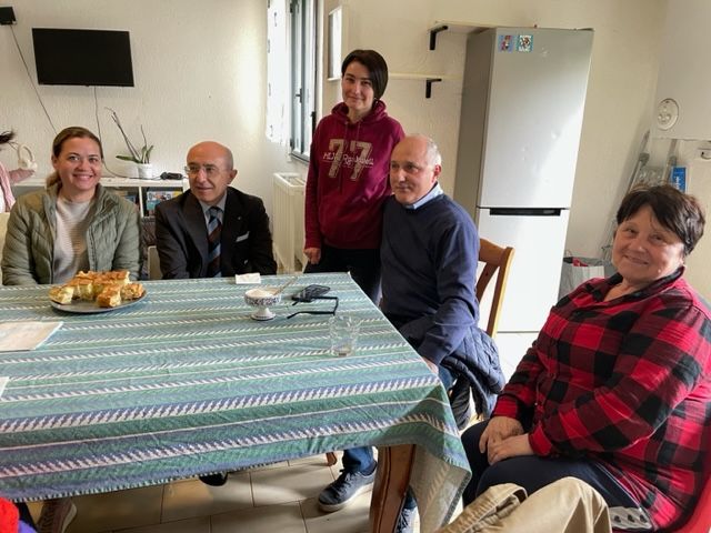 Il prefetto insieme agli ospiti ucraini Il prefetto insieme agli ospiti ucraini