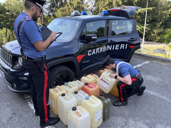 Carburante "spillato" dai camion in sosta: a Cunardo cinquantenne arrestato per furto