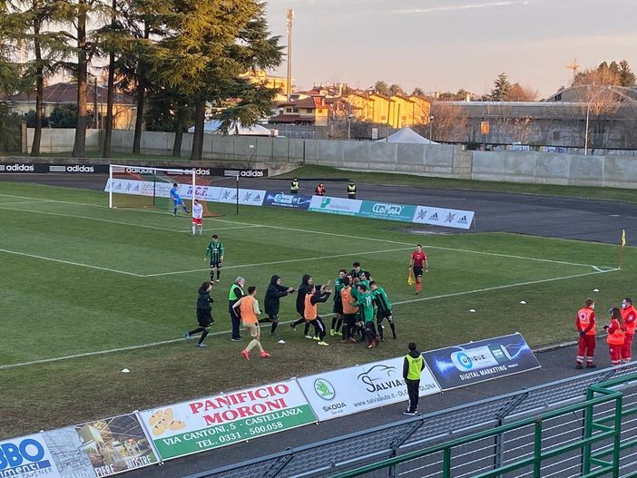 All'ultimo respiro la festa è neroverde: 3-2