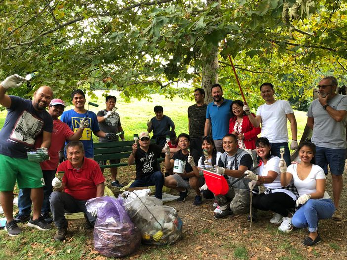 «Grazie Varese della bella estate». La comunità filippina si sdebita con una giornata di volontariato