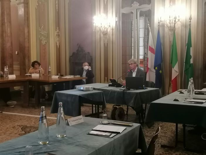 Pista del ghiaccio, tempi incerti e novità. «Si tratta di molti soldi da investire in qualcosa che possa durare e ospitare anche eventi» Pista del ghiaccio, tempi incerti e novità. «Si tratta di molti soldi da investire in qualcosa che possa durare e ospitare anche eventi»