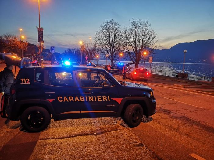 In giro senza la mascherina: per tre giovani scatta la multa da 280 euro In giro senza la mascherina: per tre giovani scatta la multa da 280 euro