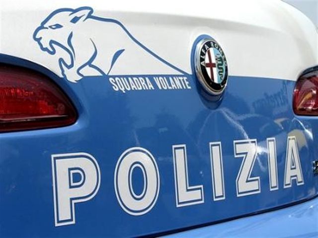 Busto, accusati di spacciare droga ai coetanei: denunciati dalla polizia Busto, accusati di spacciare droga ai coetanei: denunciati dalla polizia