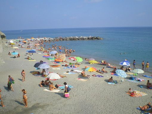 Il Coronavirus e l'estate che verrà. I dubbi della Liguria: «Spiagge libere accessibili? Da soli non ce la facciamo» Il Coronavirus e l'estate che verrà. I dubbi della Liguria: «Spiagge libere accessibili? Da soli non ce la facciamo»