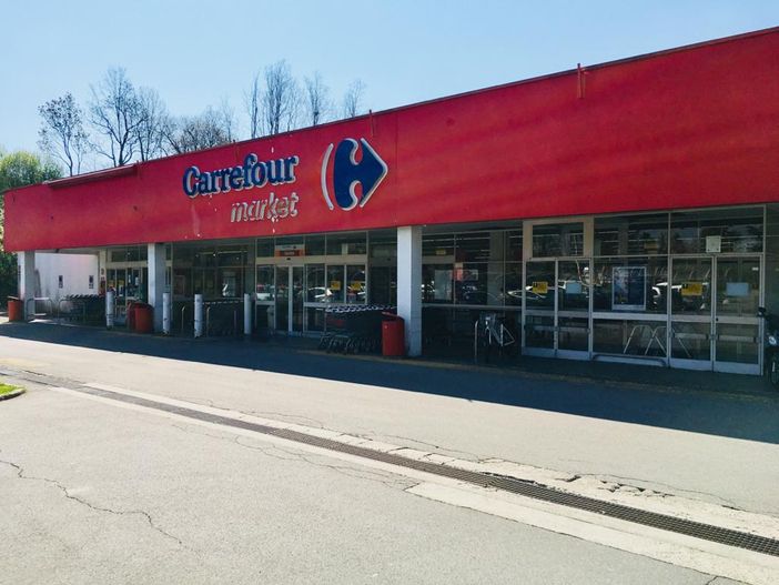 Il Gruppo Fantinato restituisce a Carrefour la gestione del punto vendita di Bizzozero