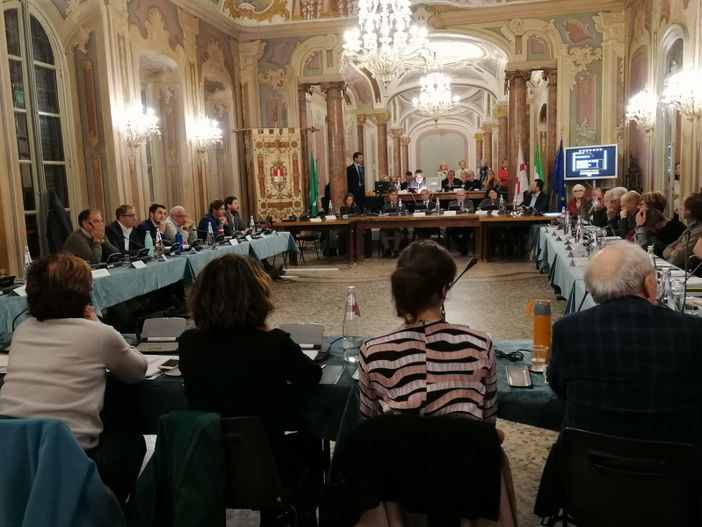 LA REAZIONE. Nuovi arresti per Mensa dei Poveri. Pinti (Lega): «Se qualcuno ha sbagliato giusto che paghi, spero si faccia chiarezza». Galparoli (Fi): «Solidarietà a Paolo e Lara»