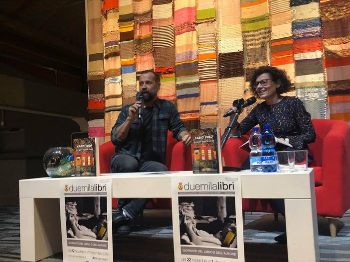 Gallarate, Duemilalibri fa il pienone con Fabio Volo. Oggi al Condominio il taglio di nastro Gallarate, Duemilalibri fa il pienone con Fabio Volo. Oggi al Condominio il taglio di nastro