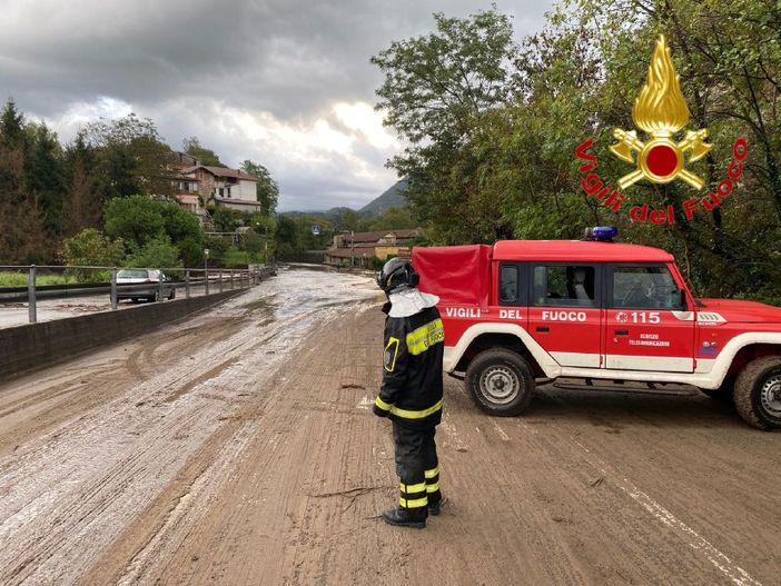 Nubifragio a Luvinate, ritrovato senza vita in un torrente l'uomo disperso. Si lavora nelle case colpite dal fango Nubifragio a Luvinate, ritrovato senza vita in un torrente l'uomo disperso. Si lavora nelle case colpite dal fango