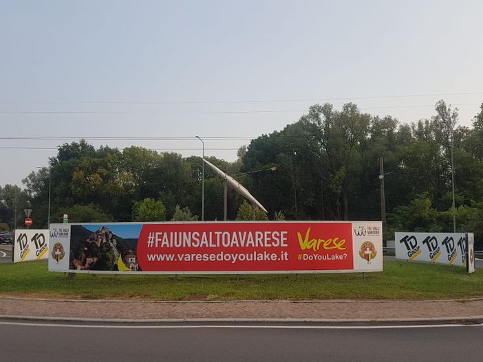 "Fai un salto a Varese" non si ferma: anche la rotonda del Lago richiama i turisti e le bellezze del territorio