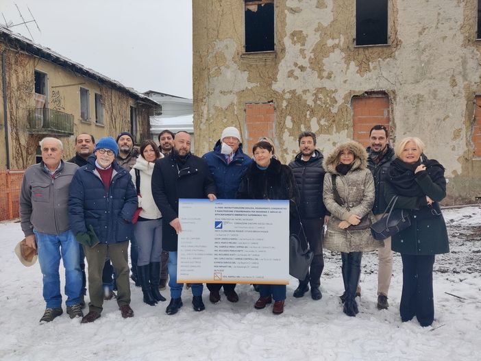 Posata la prima pietra del "Faro". Al via la riqualificazione della nuova casa della Fondazione Ascoli Posata la prima pietra del "Faro". Al via la riqualificazione della nuova casa della Fondazione Ascoli