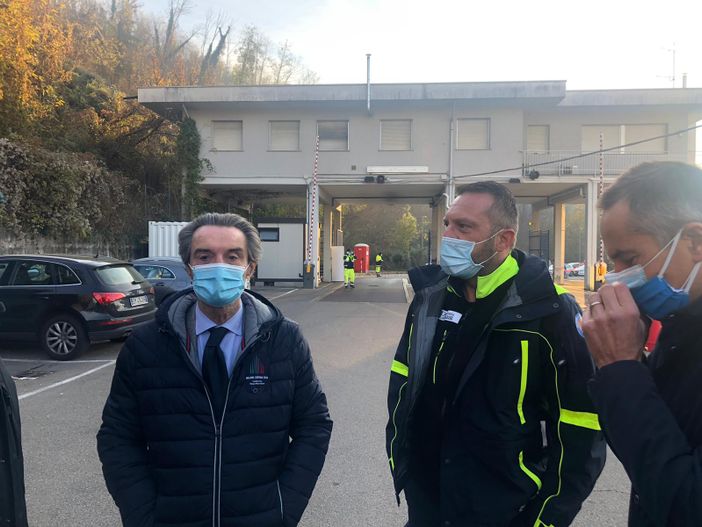 Il presidente Fontana in visita alle Fontanelle: «Dati incoraggianti anche da Varese, ma dobbiamo imparare a convivere con il virus» Il presidente Fontana in visita alle Fontanelle: «Dati incoraggianti anche da Varese, ma dobbiamo imparare a convivere con il virus»