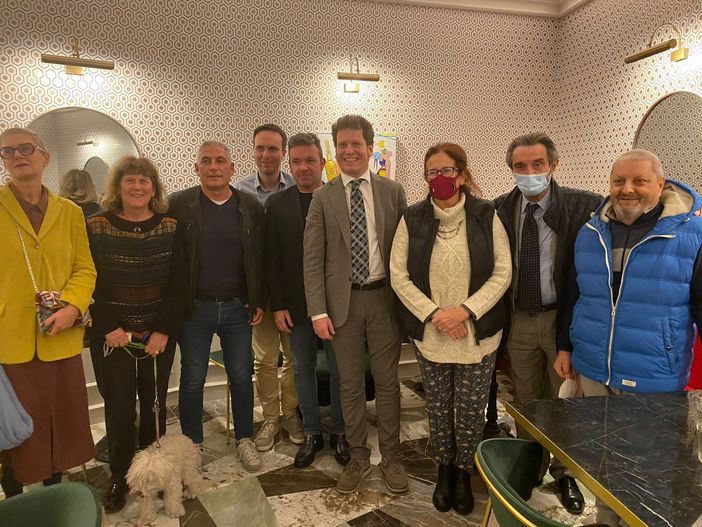 Bianchi e Fontana alle società del palaghiaccio: «Vi aiuteremo davvero, le scelte non si calano dall'alto ma vanno condivise dal basso» Bianchi e Fontana alle società del palaghiaccio: «Vi aiuteremo davvero, le scelte non si calano dall'alto ma vanno condivise dal basso»