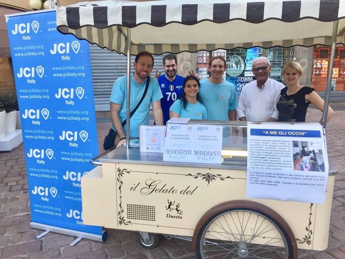 Busto, doppio appuntamento in piazza con i ghiaccioli benefici di Sant'Anna Busto, doppio appuntamento in piazza con i ghiaccioli benefici di Sant'Anna
