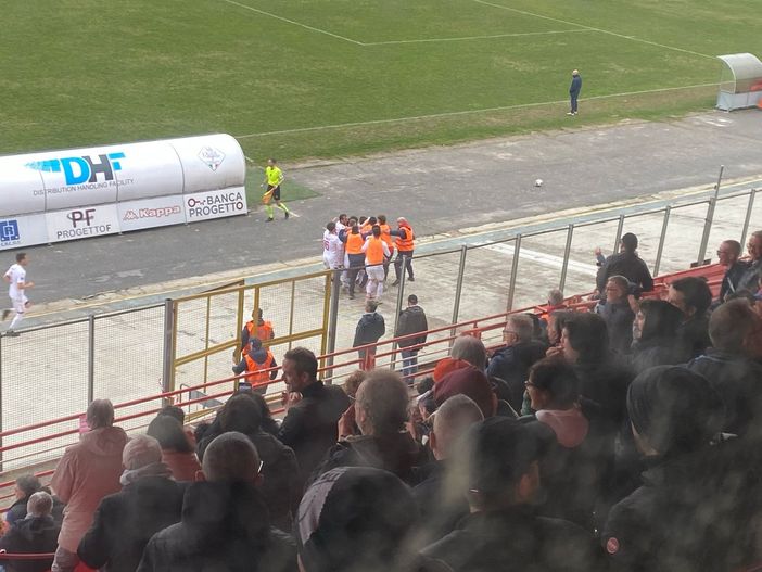TUTTO IL CALCIO MINUTO PER MINUTO Il Varese ha gli attributi. La Varesina ha il suo sogno