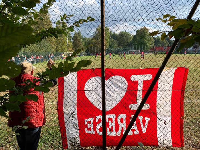 FOTO E VIDEO. Il Città di Varese vince e festeggia con i tifosi anche in casa