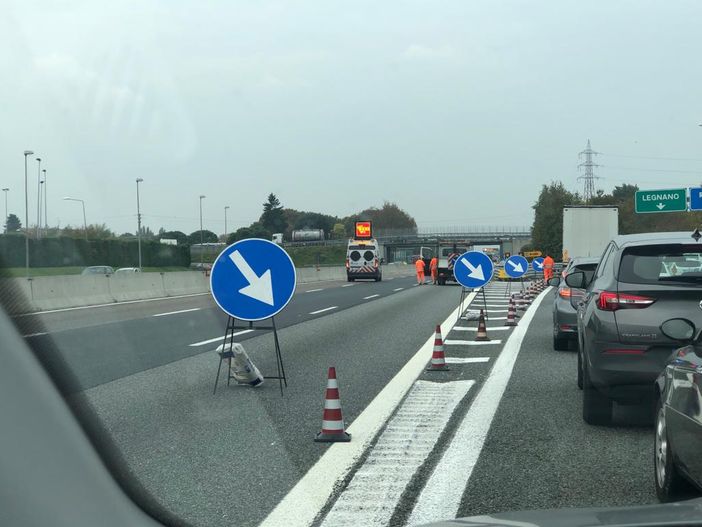 Incidente in A8, autostrada chiusa tra Castellanza e Busto Arsizio