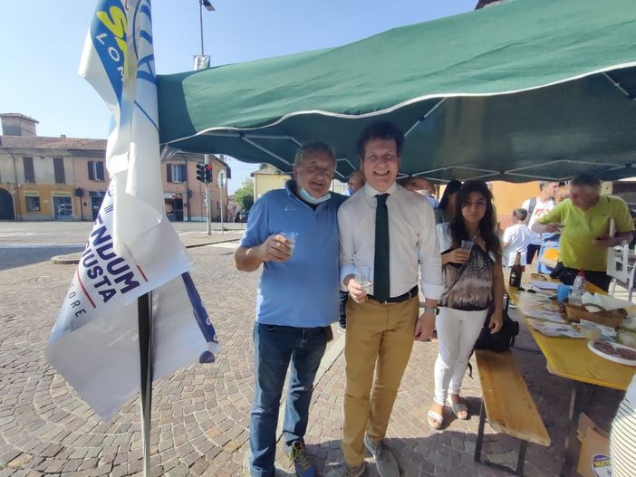 Gazebi del centrodestra in tutta la città: «Matteo Bianchi sarà il sindaco che sa stare tra la gente»