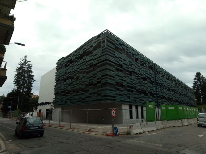 Il parcheggio multipiano Sempione di Varese aperto giorno e notte ad agosto e settembre Il parcheggio multipiano Sempione di Varese aperto giorno e notte ad agosto e settembre