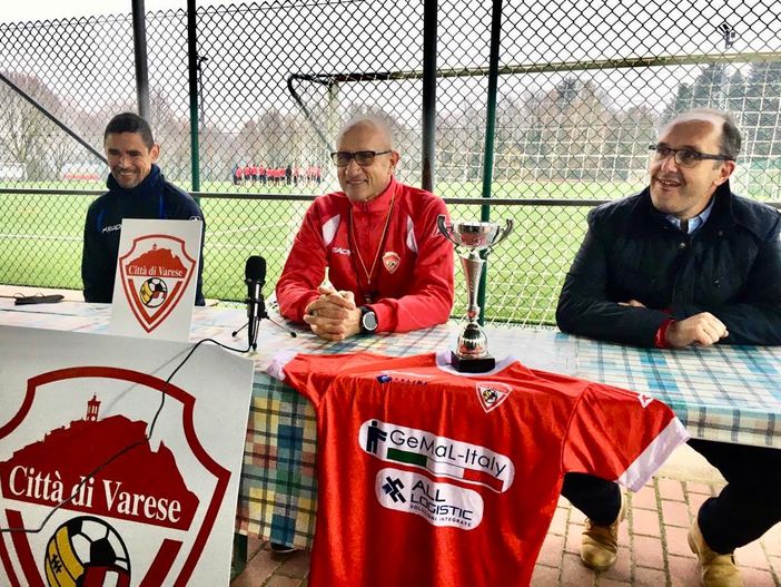 Rossi-Neto, il Varese impara a difendere e a fare gol. «Un passaggio in meno e un tackle in più vinto. Abbiamo 18 squadre davanti, usciamo da questa melma»