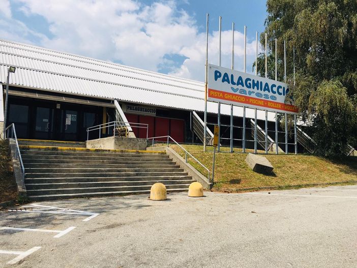 Il palaghiaccio non riaprirà: Palazzo Estense accelera sulla pista provvisoria da ultimare entro un mese dall'inizio dei lavori Il palaghiaccio non riaprirà: Palazzo Estense accelera sulla pista provvisoria da ultimare entro un mese dall'inizio dei lavori