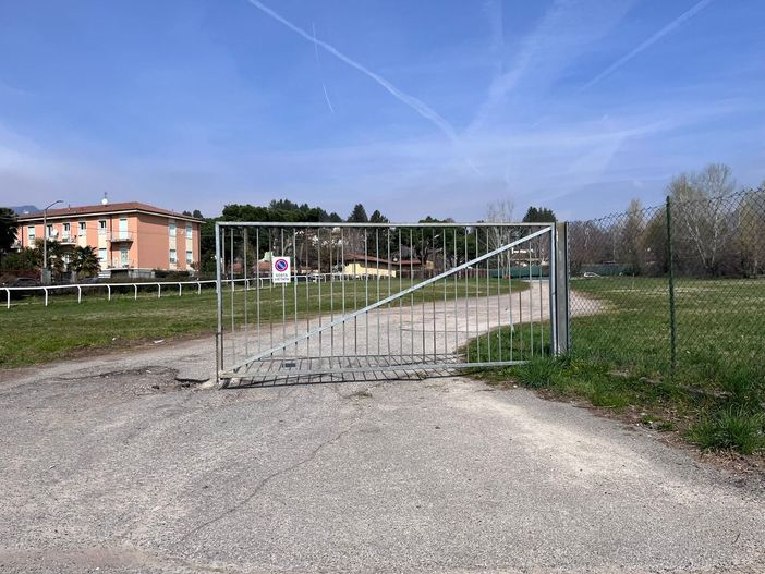 L'area tra palaghiaccio, ippodromo e UnaHotels dove martedì sera è stato impedito a molti spettatori di parcheggiare prima della partita dei Mastini