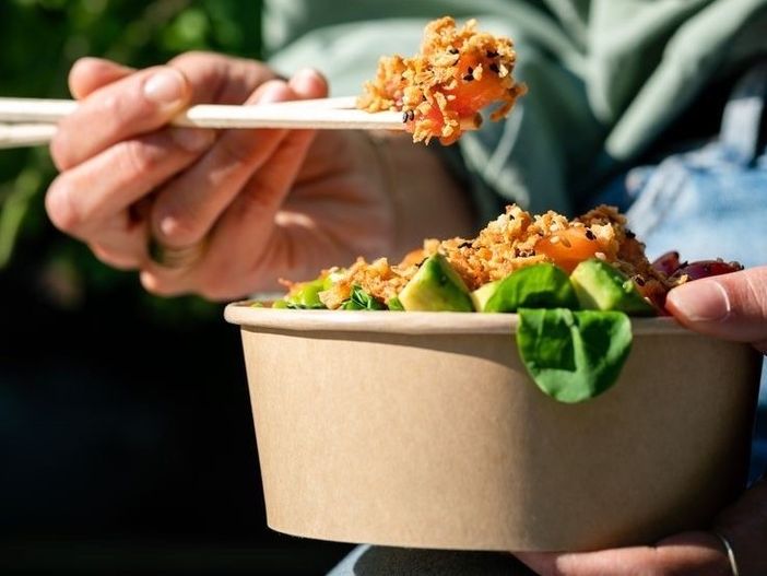 Non solo poke, ma anche centrifughe fatte al momento,  bao, mochi e altre proposte speciali, tutte da scoprire... con il sorriso (servizio a cura di Giulia Nicora)