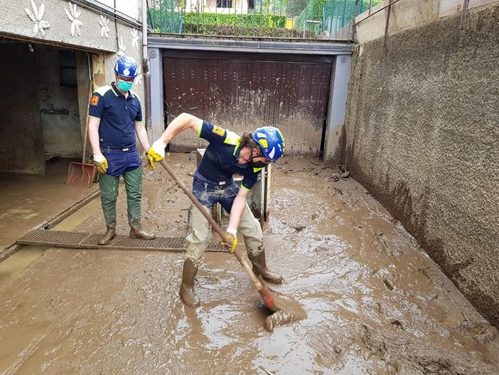 FOTO. Sesto giorno di lavoro della Protezione Civile a supporto della comunità di Lavena FOTO. Sesto giorno di lavoro della Protezione Civile a supporto della comunità di Lavena