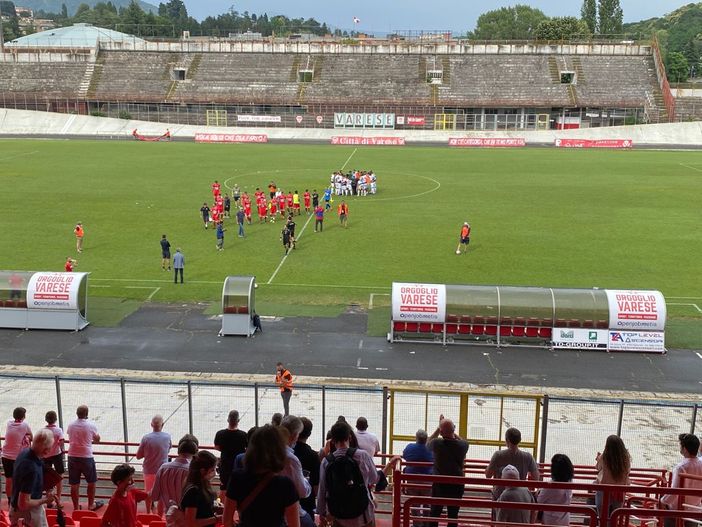 Il pubblico applaude il Varese nonostante il record di sconfitte al Franco Ossola