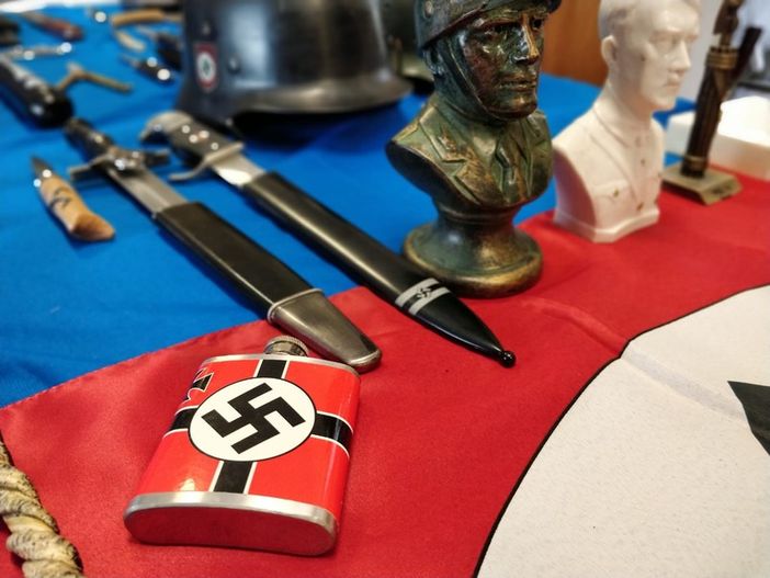 Sequestrato arsenale da guerra a gruppi di estrema destra nel nord Italia Sequestrato arsenale da guerra a gruppi di estrema destra nel nord Italia