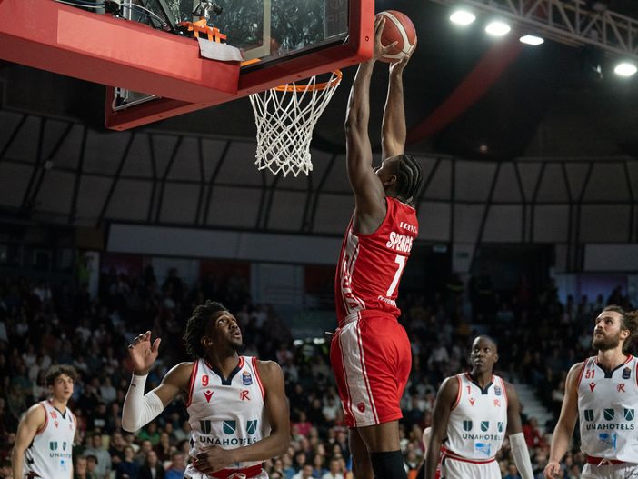 Skylar Spencer, tra i migliori in campo stasera (foto Fabio Averna) Skylar Spencer, tra i migliori in campo stasera (foto Fabio Averna)