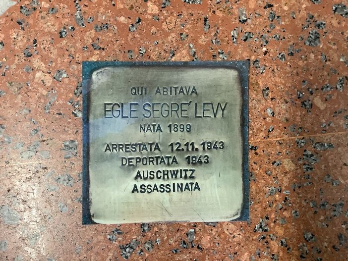 Dieci "pietre d'inciampo" a Tradate per non dimenticare la Shoah