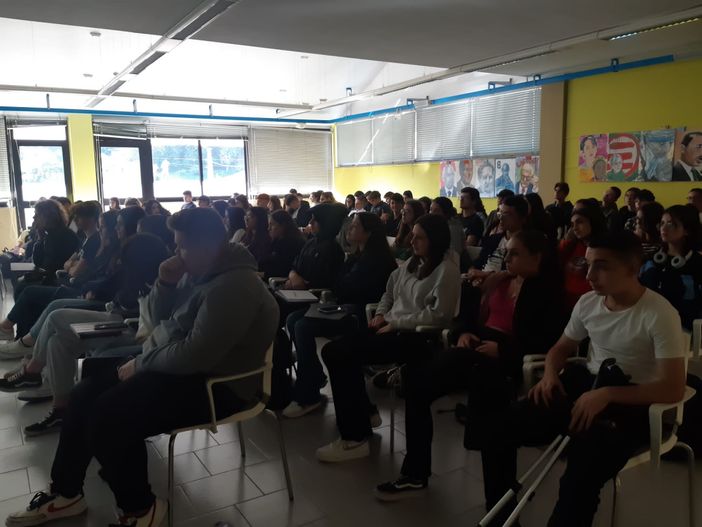 “Trasportami a scuola”: il progetto di Autolinee Varesine entra in classe “Trasportami a scuola”: il progetto di Autolinee Varesine entra in classe