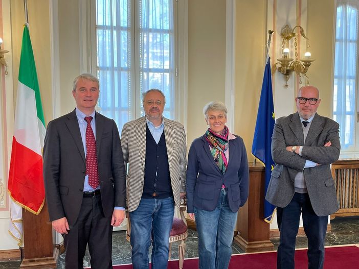 Teatro e prevenzione: a Varese uno spettacolo interattivo per difendere gli anziani dalle truffe