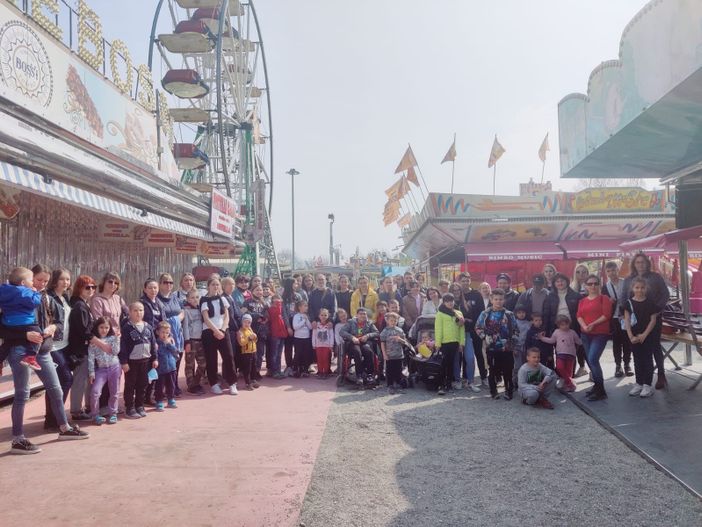 FOTO. Lacrime di gioia al Luna Park per mamme e bimbi ucraini: «Grate per questa opportunità» FOTO. Lacrime di gioia al Luna Park per mamme e bimbi ucraini: «Grate per questa opportunità»