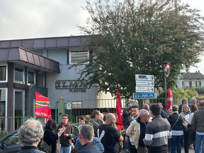 Uno dei presidi di protesta organizzato dal sindacato e dai lavoratori della Ilma Plastica Uno dei presidi di protesta organizzato dal sindacato e dai lavoratori della Ilma Plastica