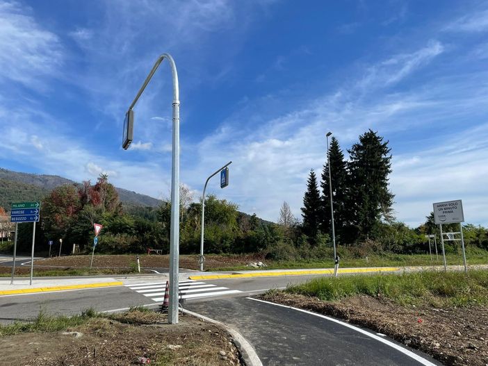 Il passaggio pedonale sulla Sp1 a Gavirate Il passaggio pedonale sulla Sp1 a Gavirate