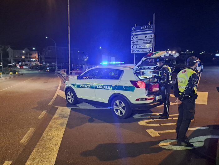 La polizia locale di Lavena Ponte Tresa impegnata nei controlli serali e notturni La polizia locale di Lavena Ponte Tresa impegnata nei controlli serali e notturni