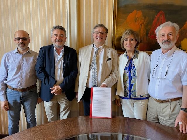 E' nata la Comunità Energetica Rinnovabile del Luinese E' nata la Comunità Energetica Rinnovabile del Luinese