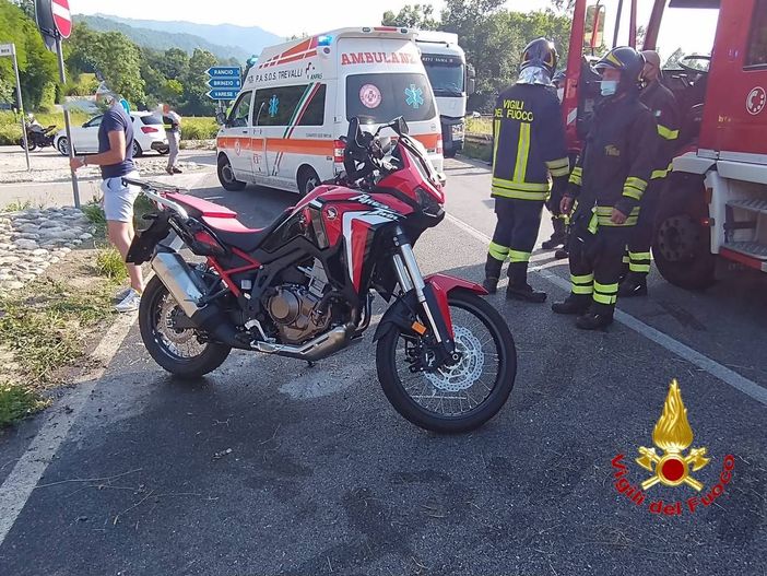 Scontro auto moto sulla proviciale di Rancio Valcuvia, due persone ferite in modo serio Scontro auto moto sulla proviciale di Rancio Valcuvia, due persone ferite in modo serio