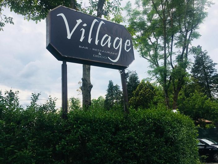 Il proprietario del Village: «Impossibile far rispettare le distanze, è mancata la responsabilità personale. Ora però si riverseranno tutti in centro...»