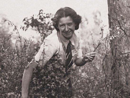 L’infinita speranza di un ritorno: l’Università dell’Insubria propone lo spettacolo teatrale sulla poetessa Antonia Pozzi L’infinita speranza di un ritorno: l’Università dell’Insubria propone lo spettacolo teatrale sulla poetessa Antonia Pozzi